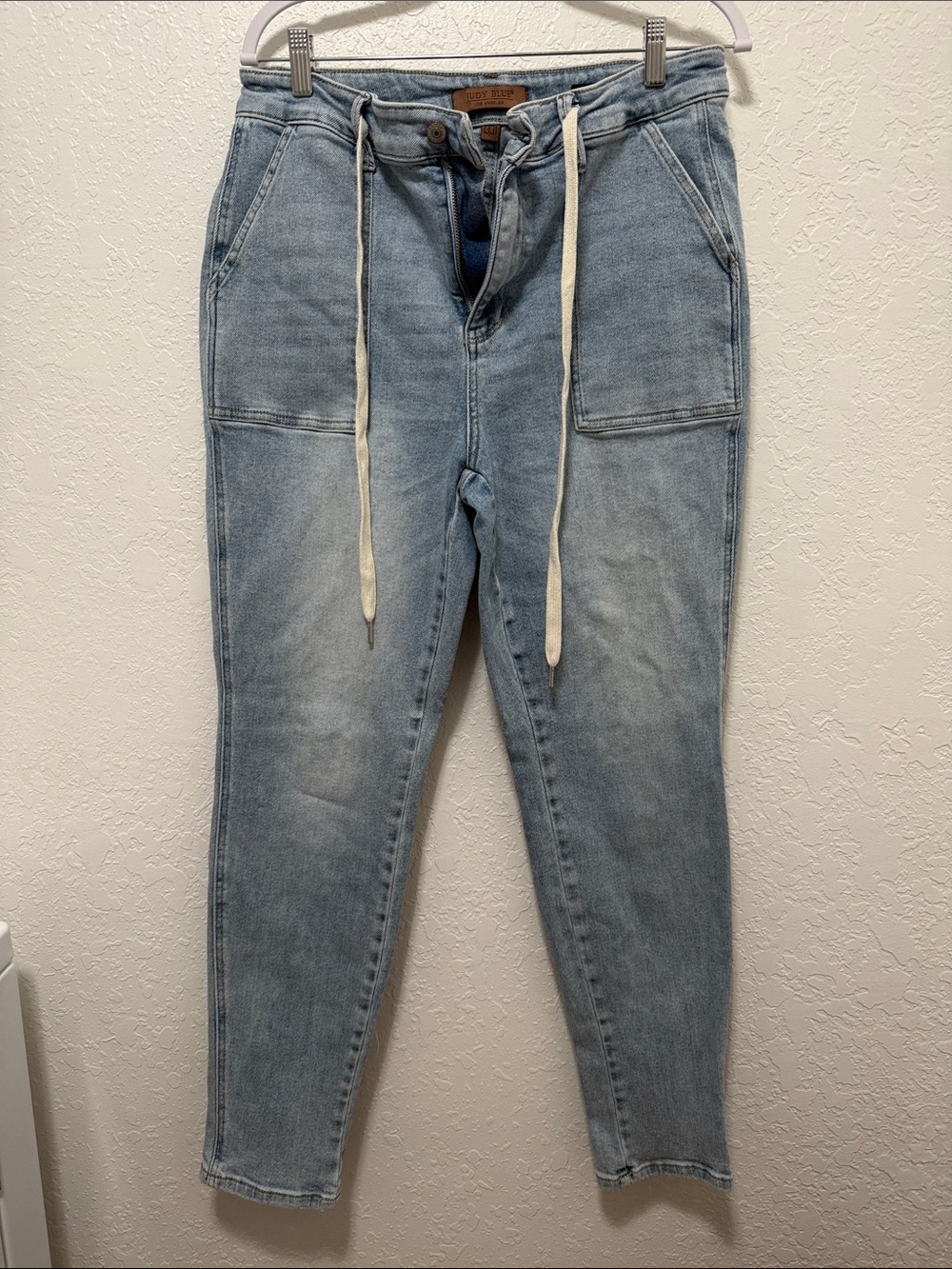 Judy Blue Light Wash Women's Denim Jogger Jeans - Blue
